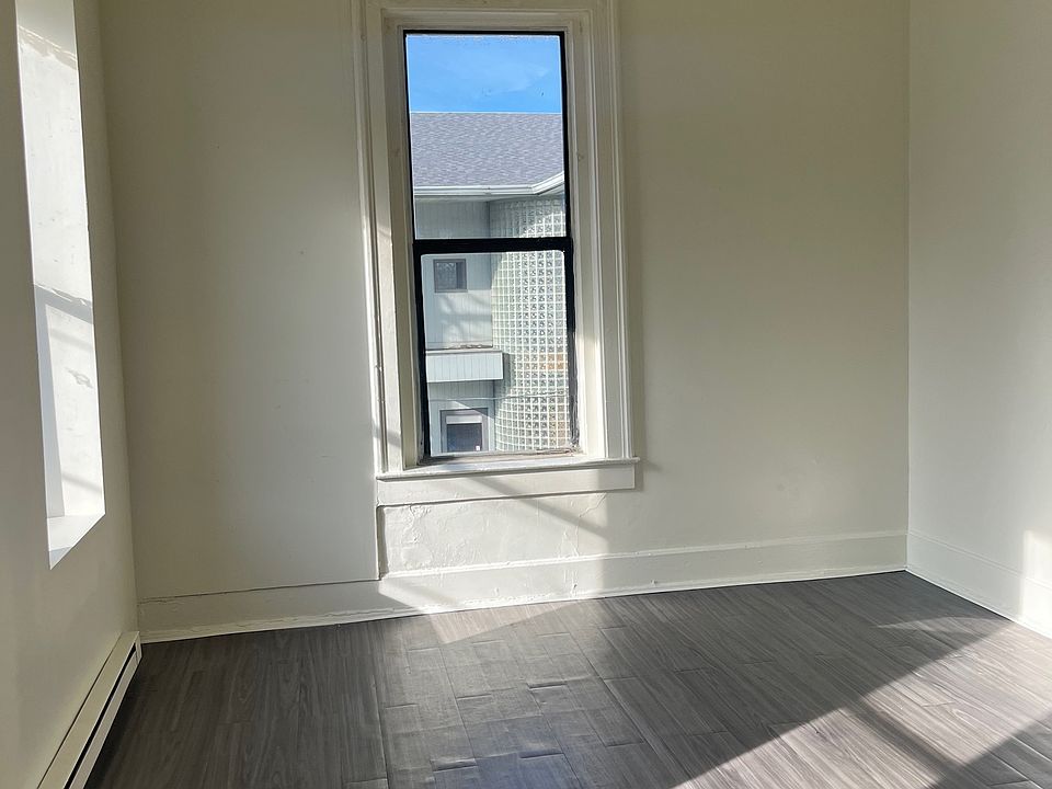 2nd image of 2801 W McMicken Ave #2