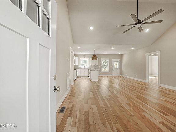 5th image of 4902 Idumea Rd