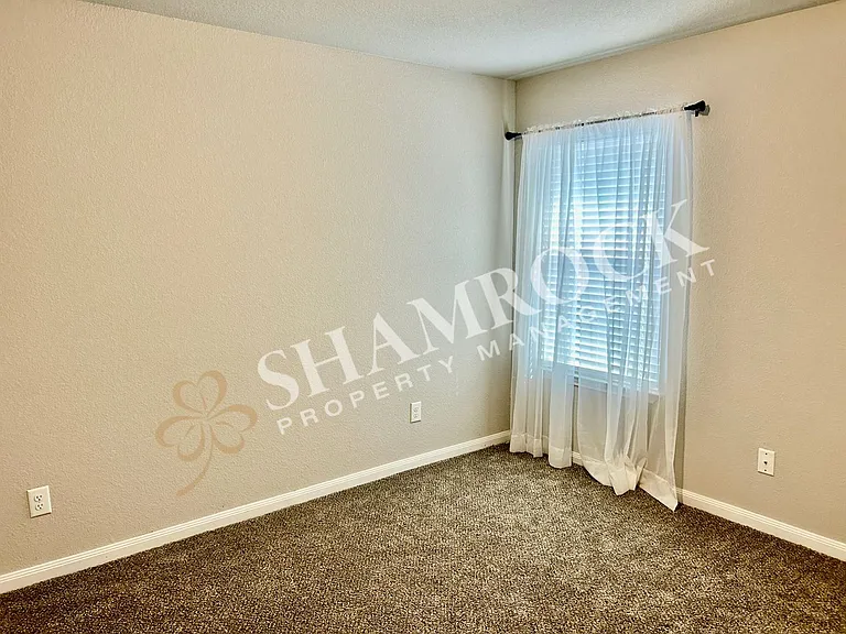 10233 Driskill Dr — Photo 10