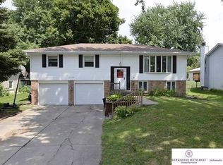 11724 Roanoke Blvd, Omaha, NE 68164