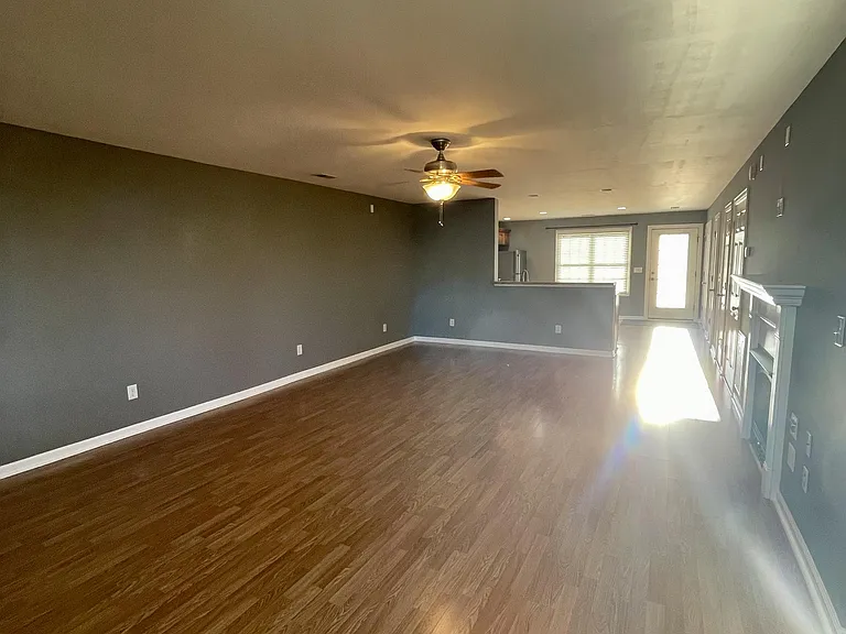 218 Colonnade St — Photo 3