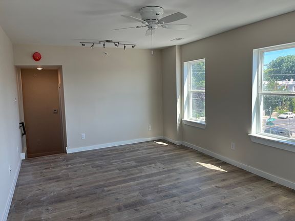5th image of 4900 Kingsessing Ave #3