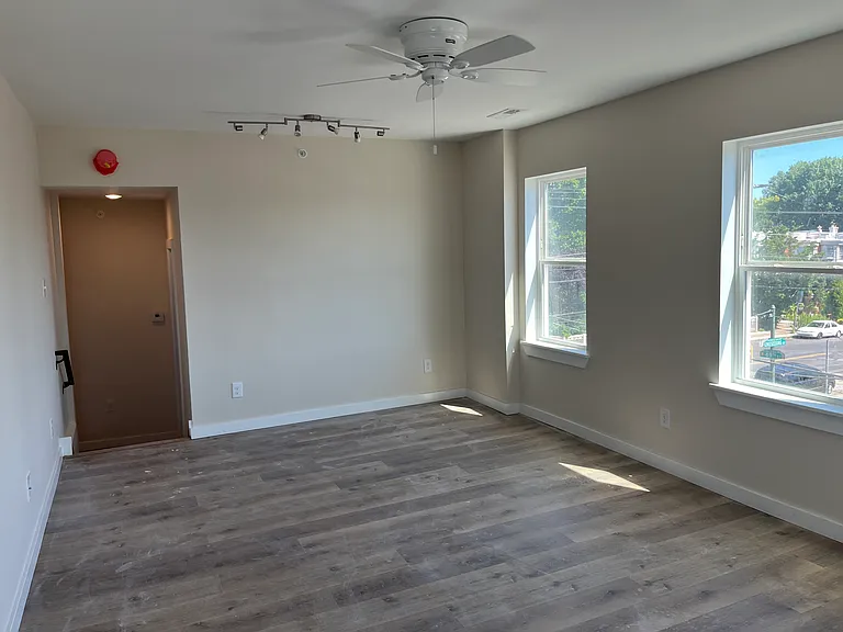 4900 Kingsessing Ave #3 — Photo 5