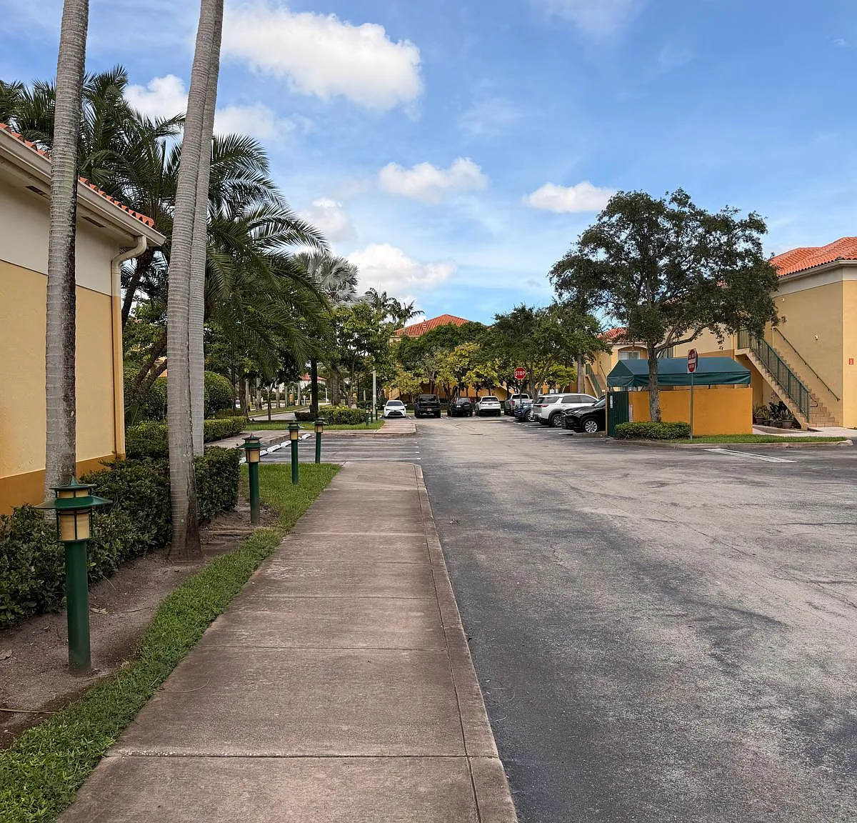 2 bed, 870 sqft, $2,300 — Photo 4