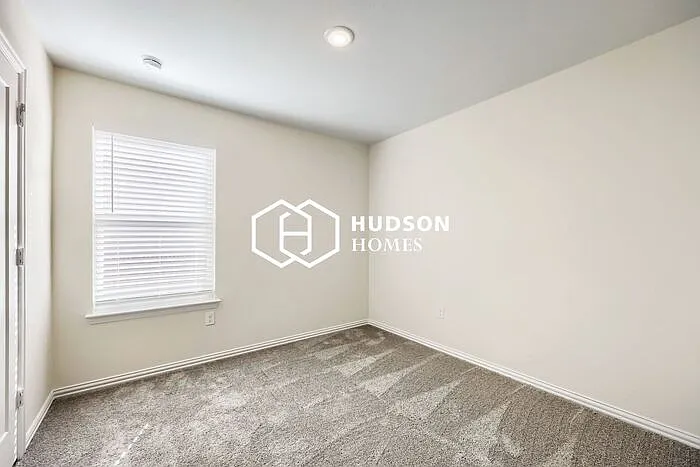 414 Rose Ave — Photo 7