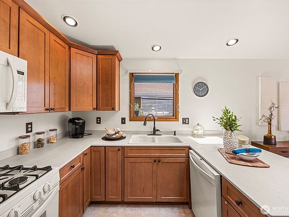 4th image of 12505 45th Avenue SE