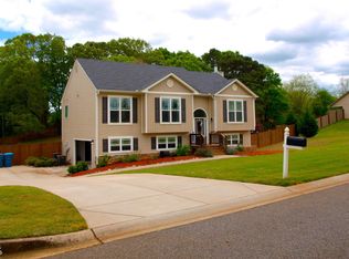 569 Morgans Ridge Ct, Winder, GA 30680