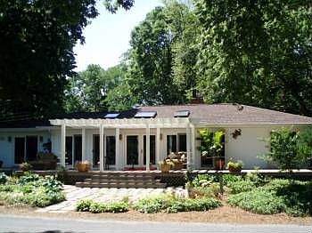 1st image of 1082 Linden Dr