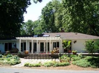 1082 Linden Dr, Saint Joseph, MI 49085