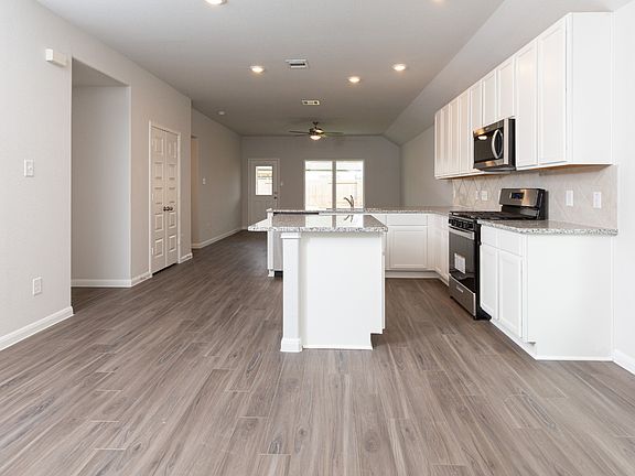 Dining Area to Kitchen