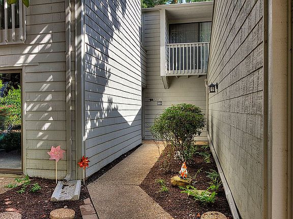 4th image of 503 Lost Tree Ln