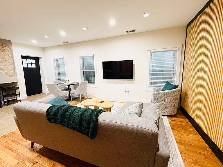 2504 E York St #2 — Photo 28