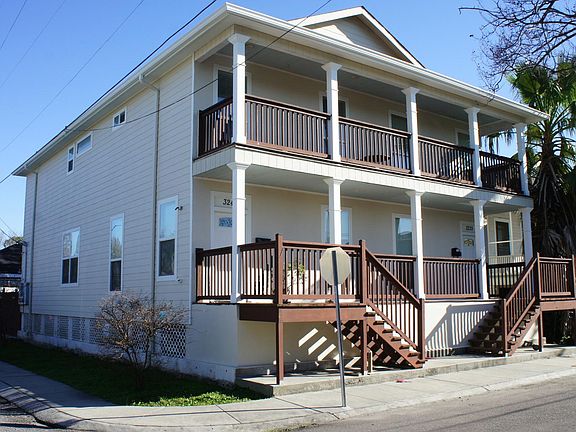 2nd image of 3241 Vincennes Pl