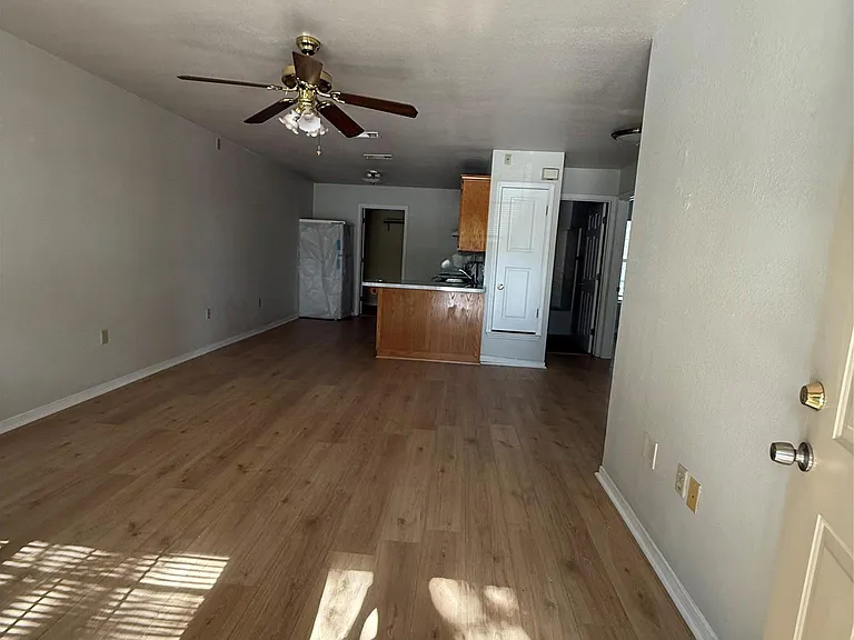 2907 Whisper Oaks Ln #D — Photo 4