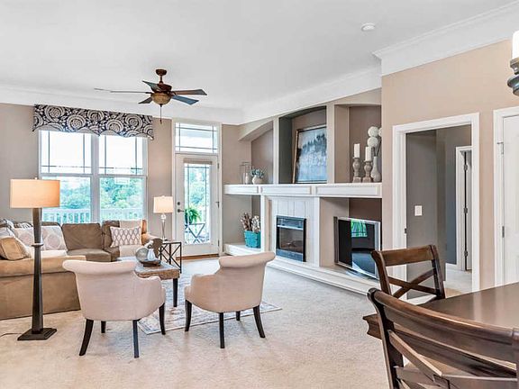 5th image of 440 Riverpointe Dr Unit 5