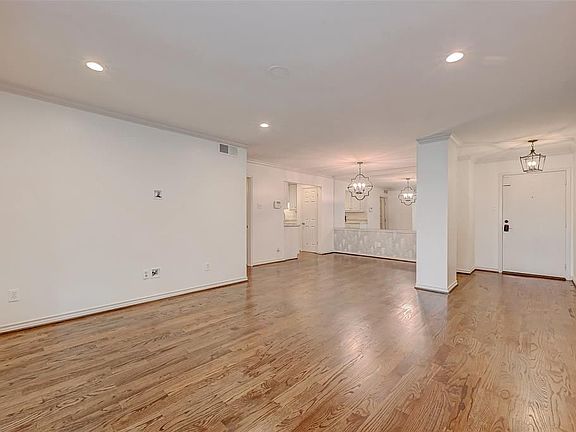5th image of 7555 Katy Fwy APT 170