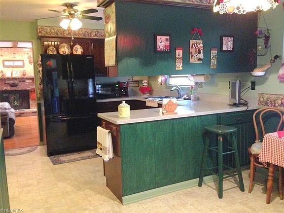 View 3 of the kitchen