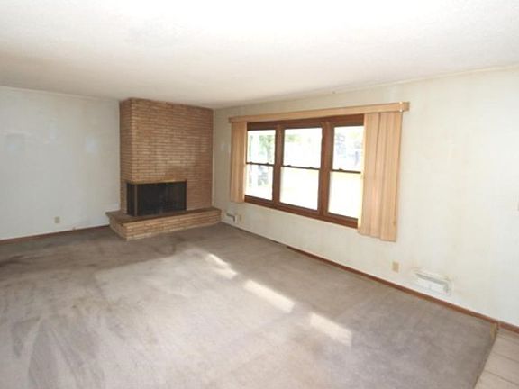 2nd image of 7616 Regent Ave N