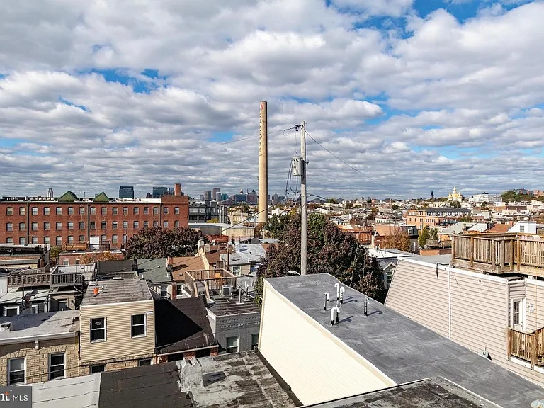 932 S Kenwood Ave — Photo 19