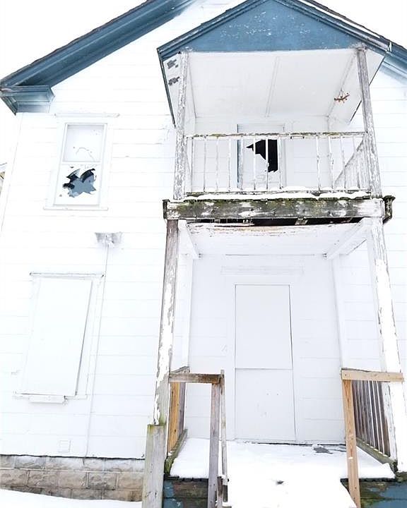 2nd image of 416 Burdick Ave #18