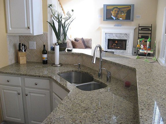 Granite & Tumbled Stone Kitchen