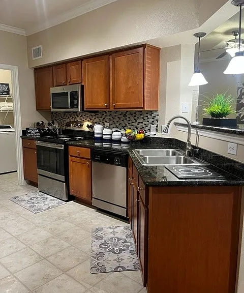 Lakes at Cinco Ranch Apartments in Katy, TX Kitchen