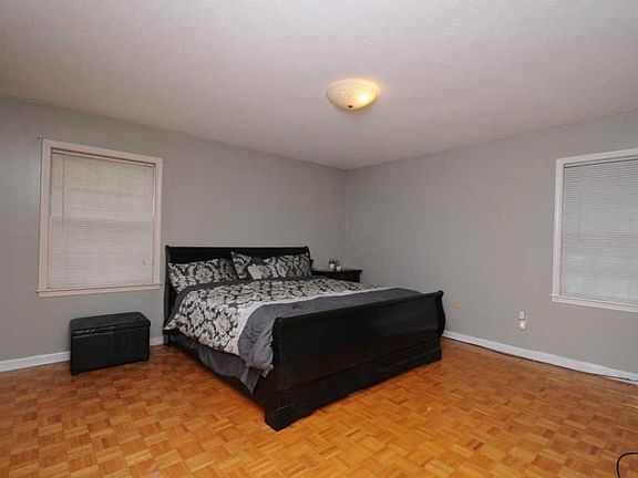 5th image of 5825 Lochmoor Ave
