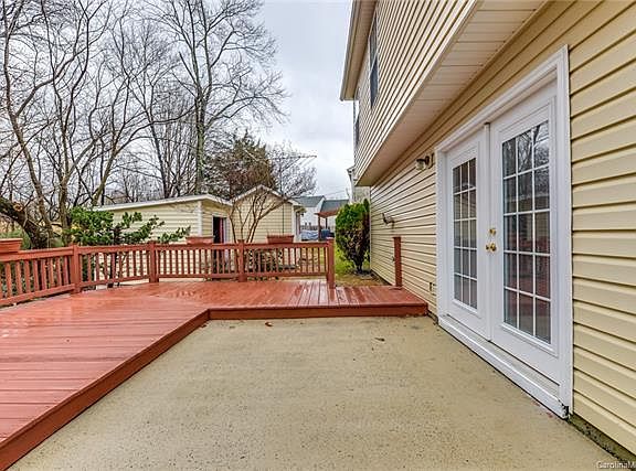 4th image of 110 Henfield Way