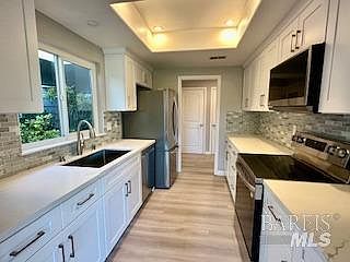 3rd image of 190 Mountain Vista Circle
