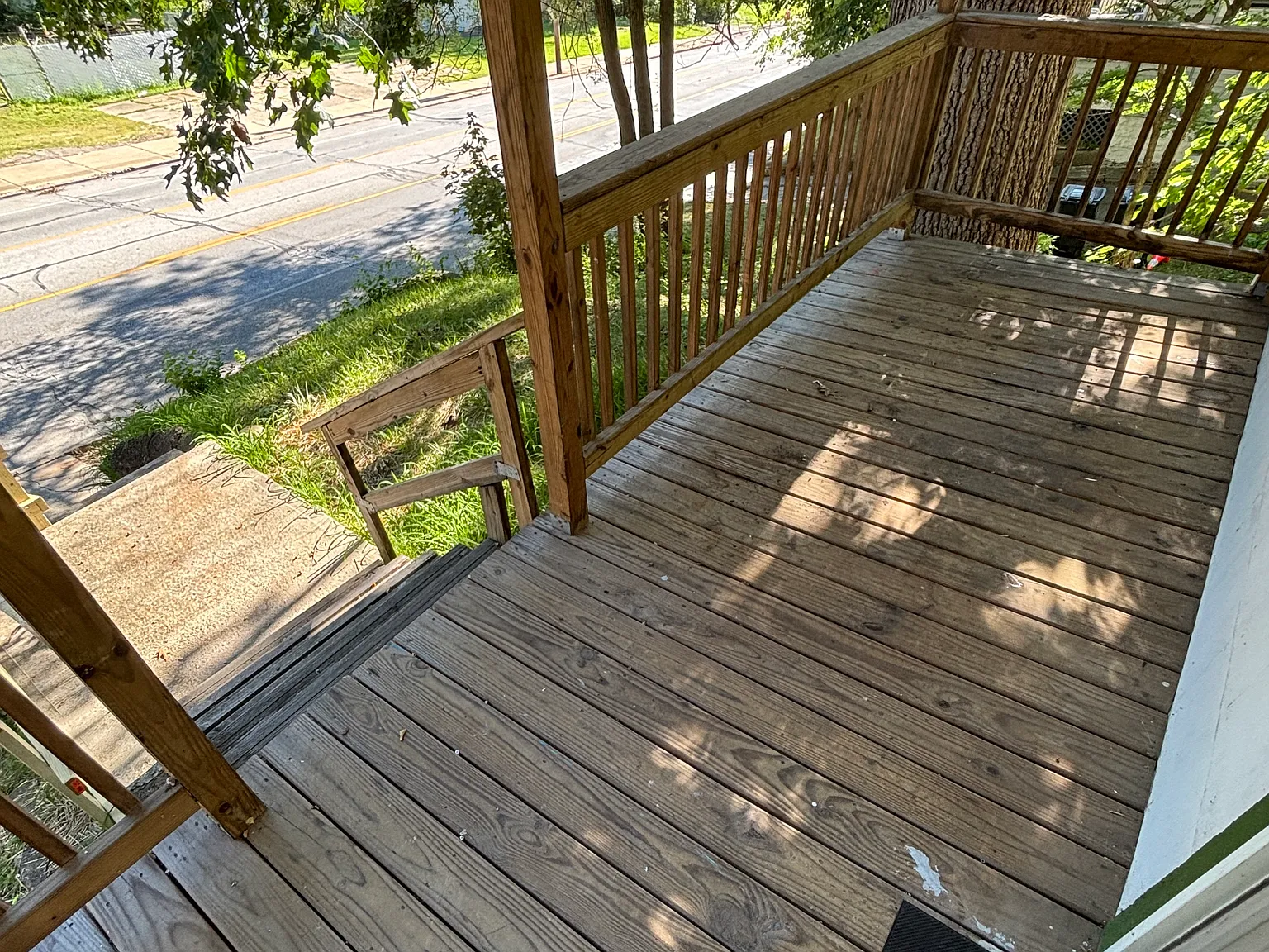 3 bed, 732 sqft, $1,200 — Photo 2