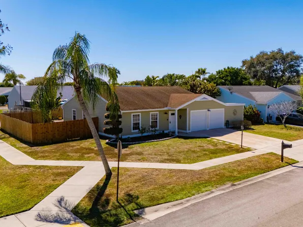 7791 Blairwood Circle N, Lake Worth, FL 33467