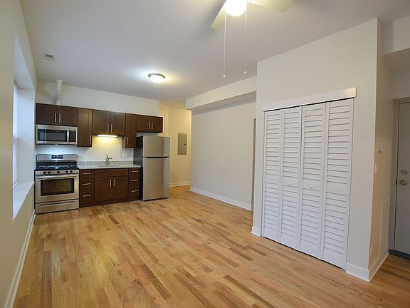 4th image of 3804 W Montrose Ave #203