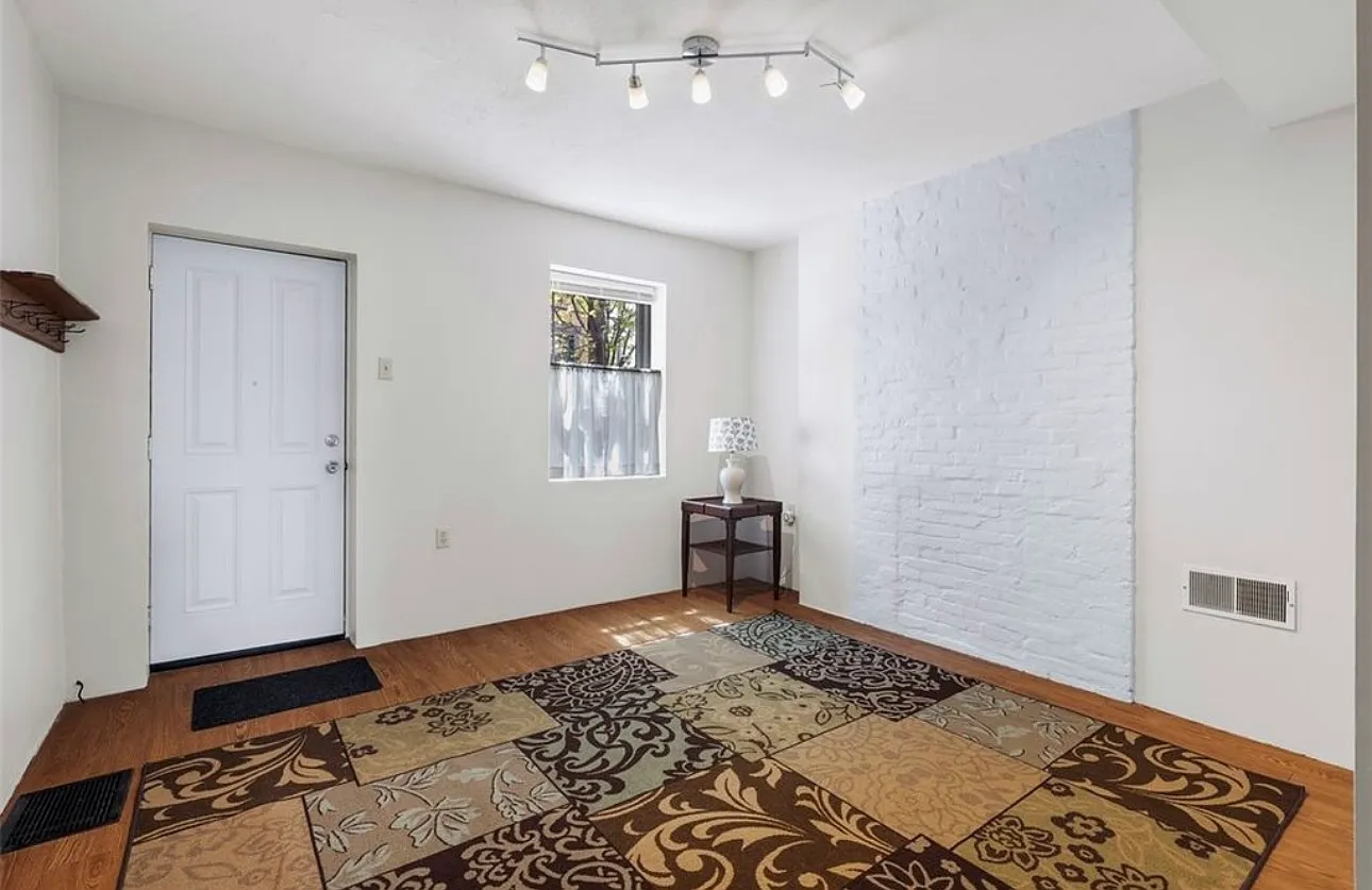 2 bed, 1134 sqft, $1,725 — Photo 2