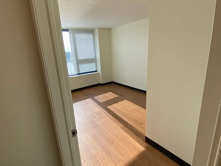 James Sneider Apartments — Photo 15