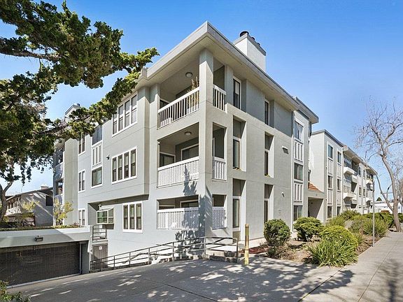 4th image of 1110 Bayswater Ave APT 106
