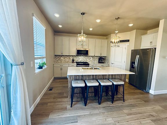 5th image of 3915 Red Valley Cir