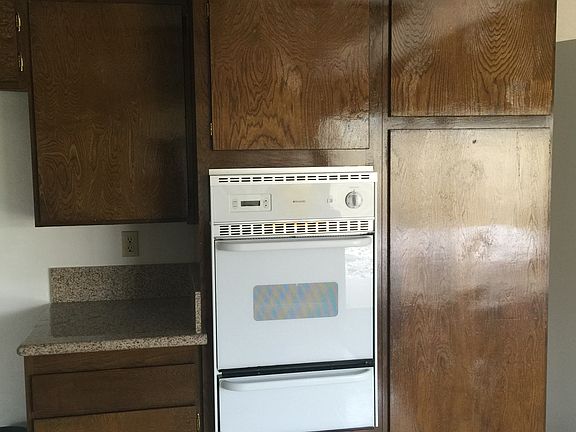 5th image of 16417 Stowers Ave
