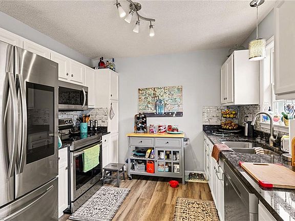 5th image of 104 Cushwa Ct