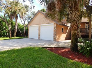 814 Riverside Dr, Tarpon Springs, FL 34689