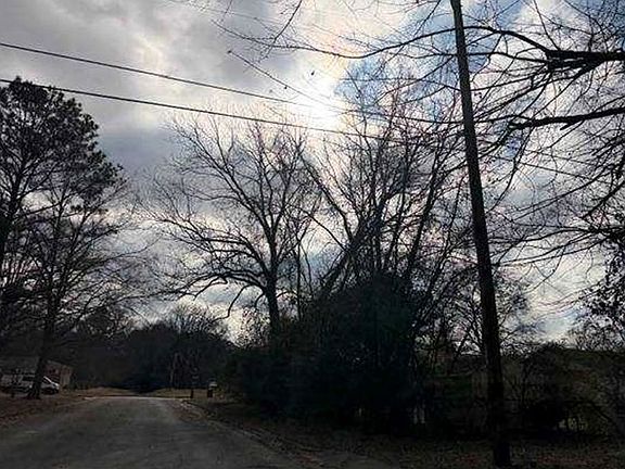 Exterior Neighborhood (street photo)