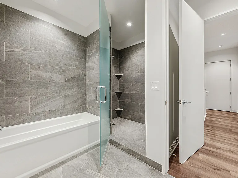 61 Banks Street — Photo 32
