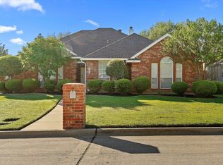 107 Montreal Dr, Hurst, TX 76054