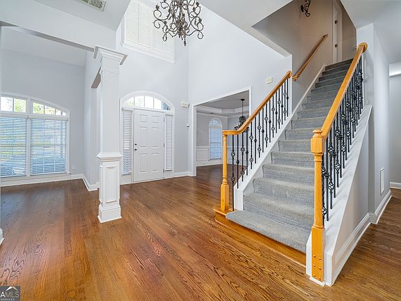 2nd image of 850 Highcrest Dr