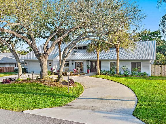 2nd image of 8422 SE Quail Ridge Way