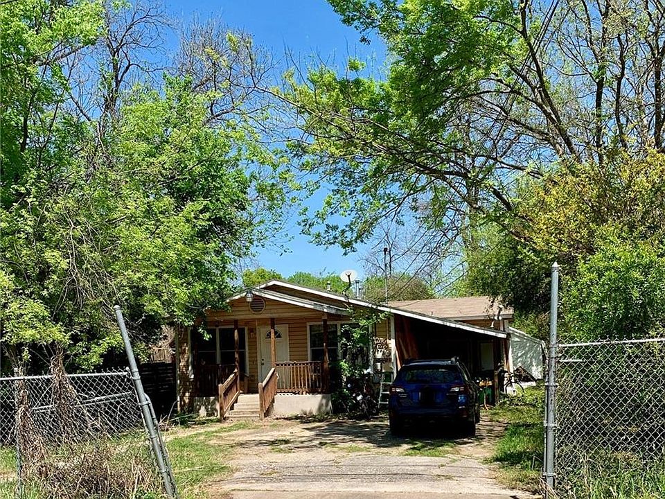 2nd image of 2916 Gonzales St