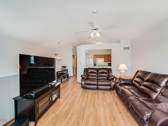 4th image of 1647 Linden Park Ln