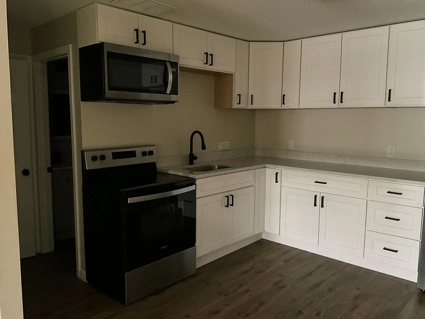 2 Bedroom unit on Park Ave — Photo 2