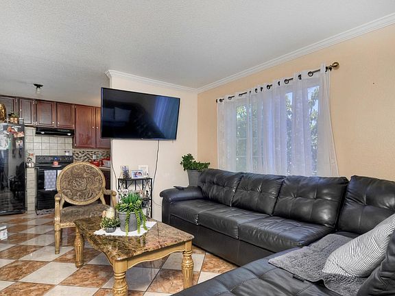 3rd image of 299 Alysheba Ave