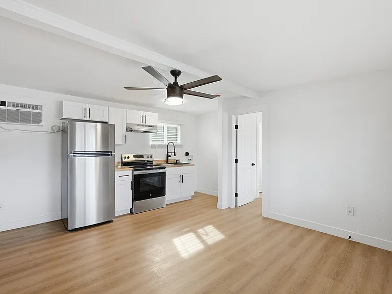 433 N 14th St #1 — Photo 26