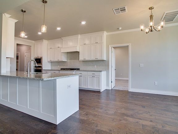 5th image of 1114 Sawgrass Ln